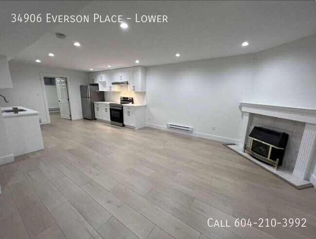 Photo du bâtiment - 2 Bedroom Basement Suite in Abbotsford