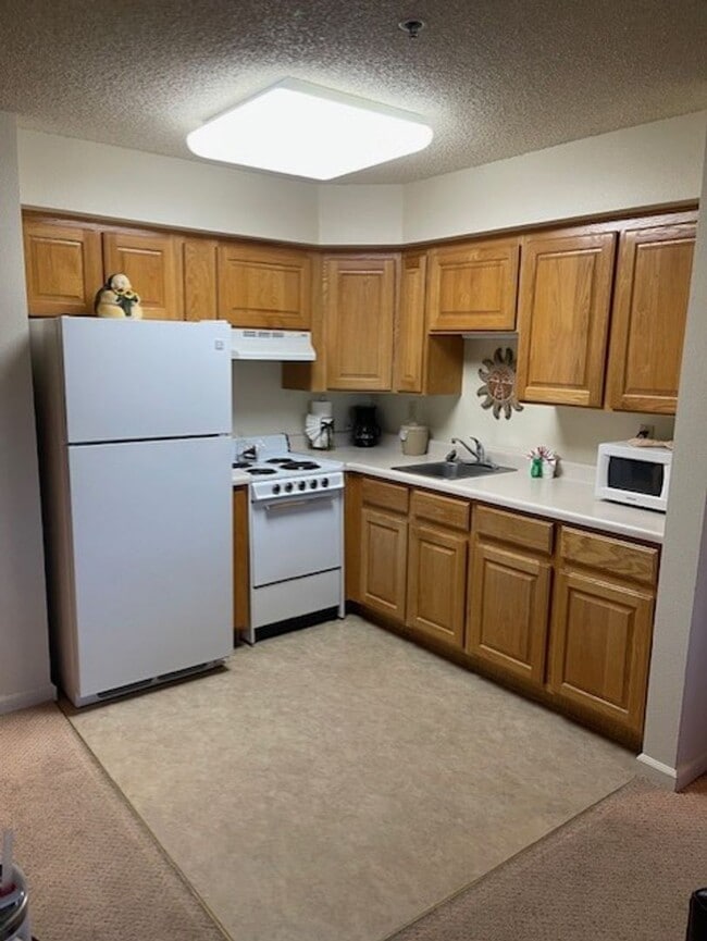 Building Photo - Highland Estates Resorts