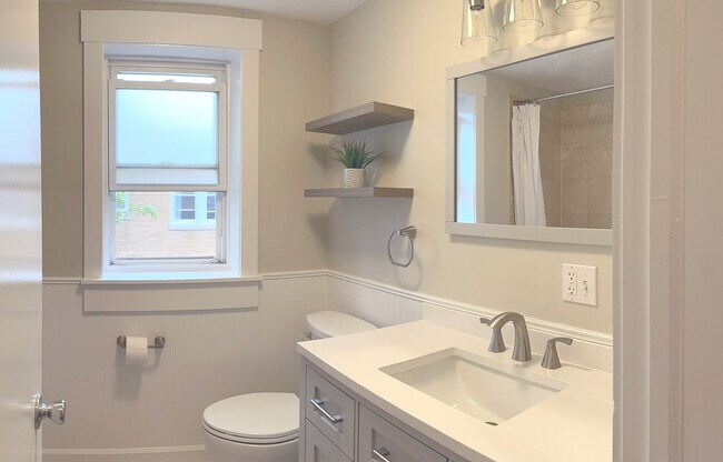 Building Photo - 2535 Prairie Ave