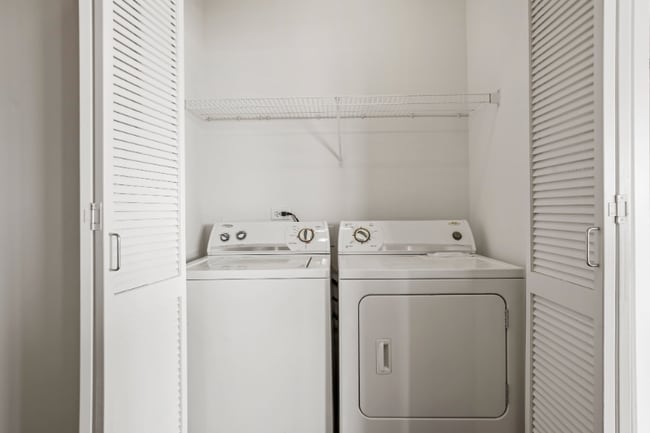 Building Photo - 902 S Clark St