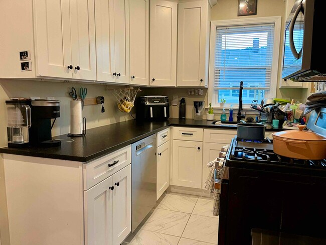 Foto del edificio - 71 Fairview Ave