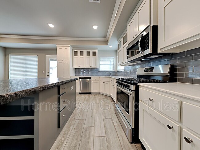 Foto del edificio - 27623 E 109th St S