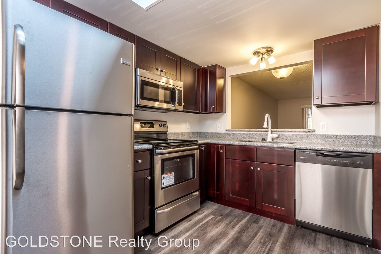 Foto principal - 6310 Newtown Cir