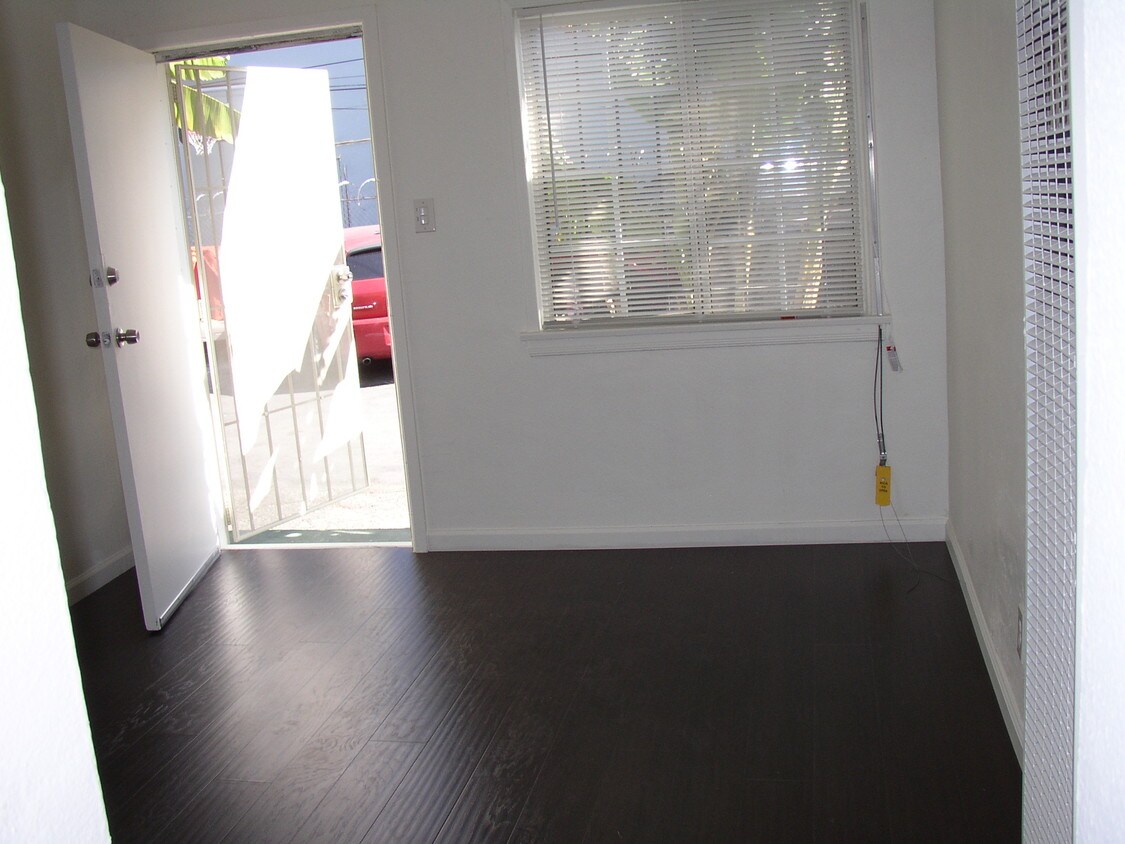 Foto del diseño de interior - 5100 W Washington Blvd