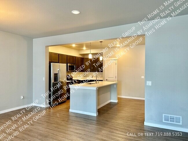 Foto del edificio - 5476 Necker Heights