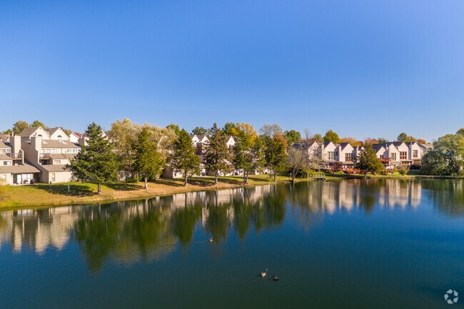 Building Photo - Lakeside Village