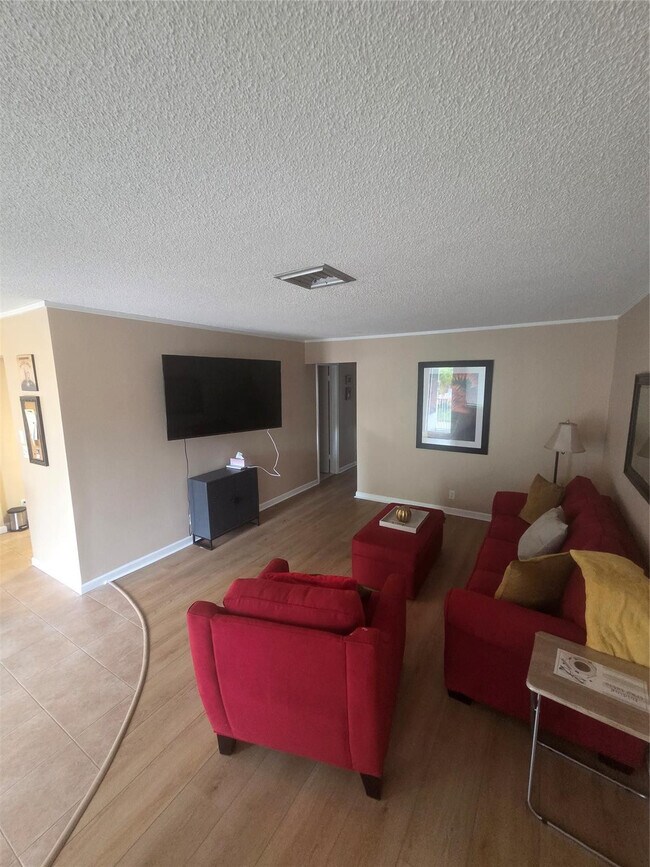 Foto del edificio - 1920 NE 51st Ct