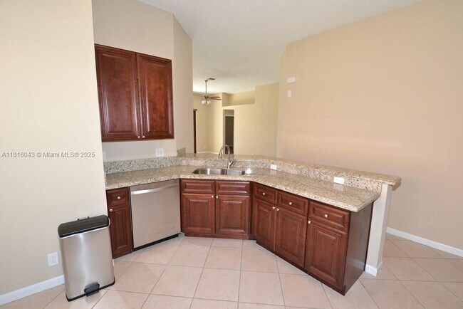 Foto del edificio - 13180 NW 19th St
