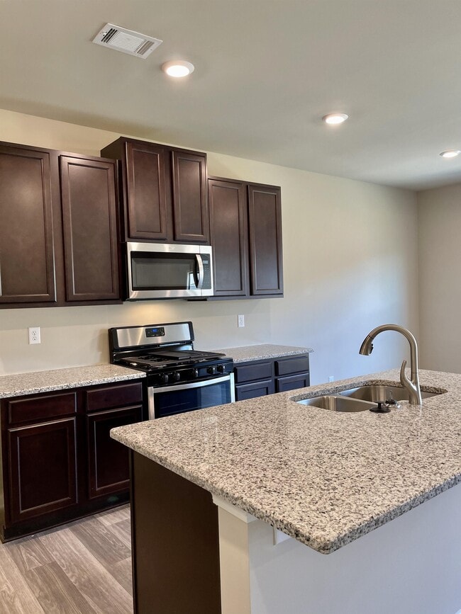 Photo - 114 Auburn Depot Dr (Auburn, GA) House