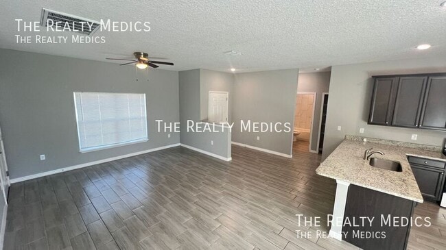 Foto del edificio - 2640 Dennis Ave SE