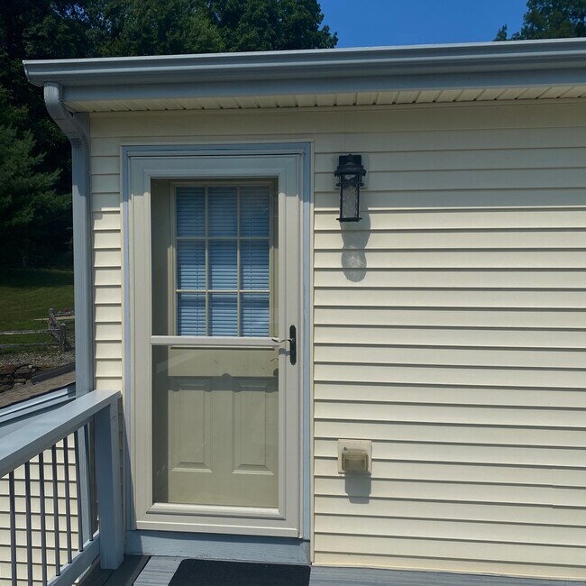 Building Photo - 143 Prospect Hill Rd