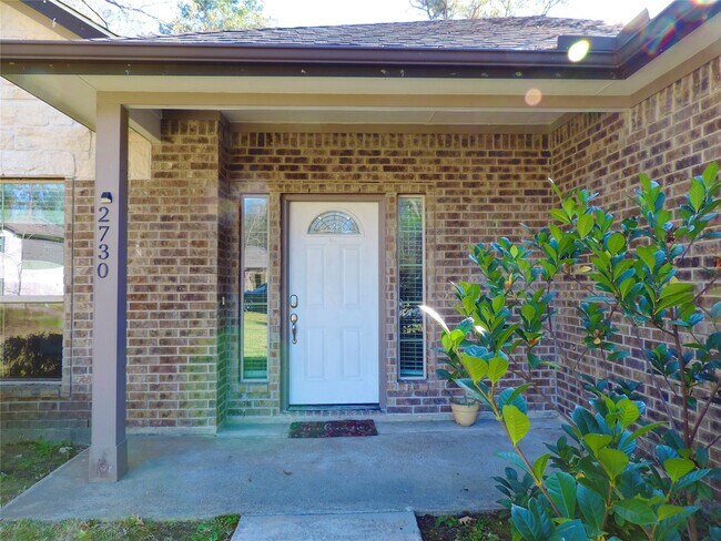 Building Photo - 2730 N Colosseum Ct