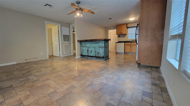Building Photo - 4415 McKinney St