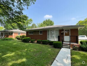 Building Photo - 18285 Breezeway