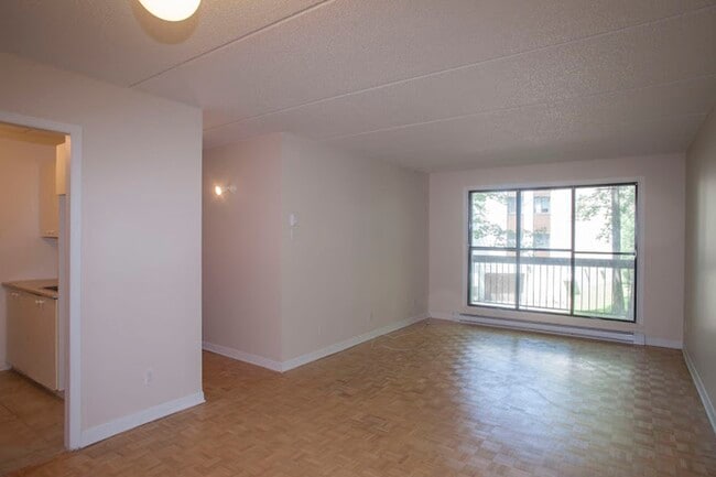 Building Photo - 1550 Avenue Filion