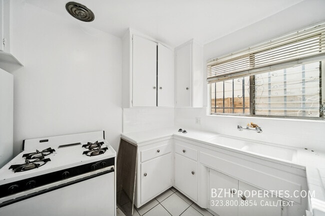 Building Photo - 2314 S Corning St