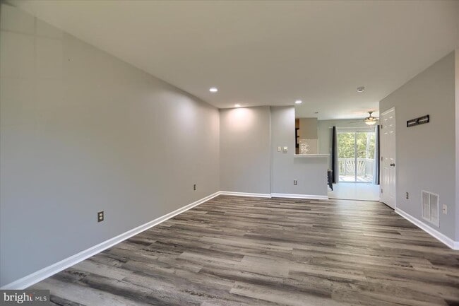 Foto del edificio - 618 Milford Ct