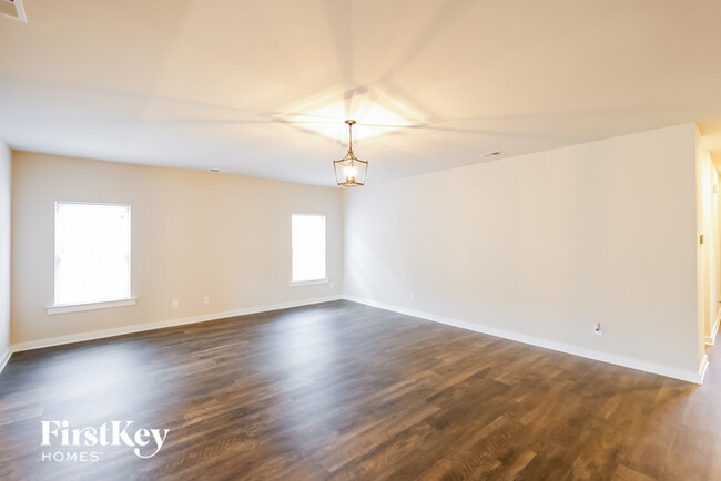 Building Photo - 121 Co Rd 121