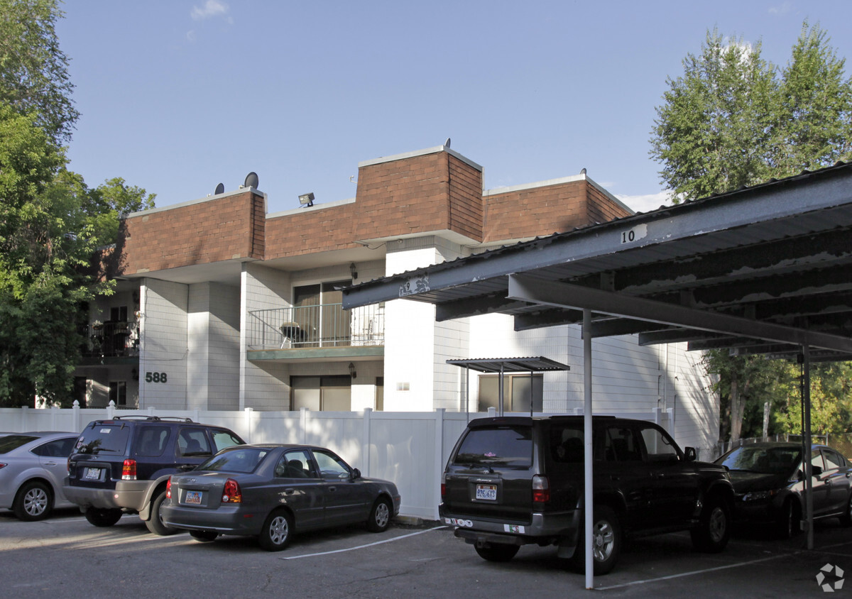 Building Photo - Clearbrook Condos