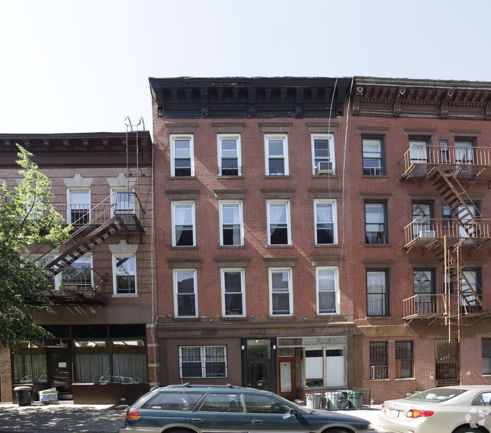 Building Photo - 106 President St