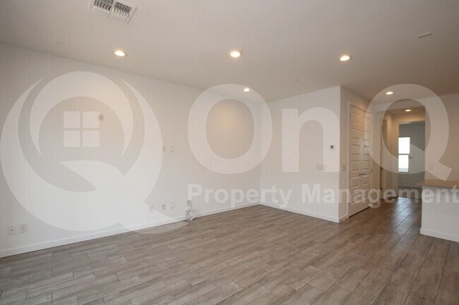 Building Photo - 4132 E Brisa Dr