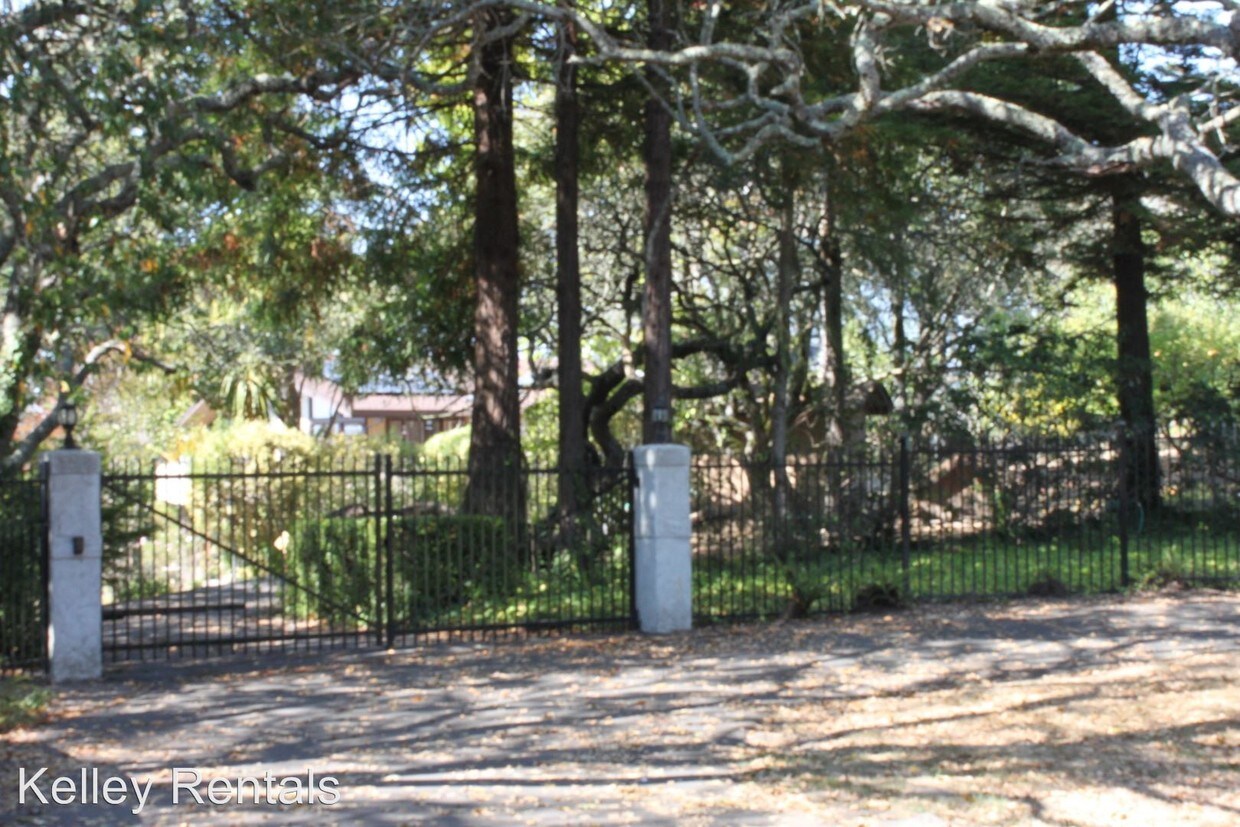 Primary Photo - 10877 Blue Jacket Ct