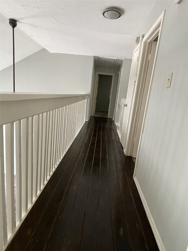 Foto del edificio - 3443 Nutwood Ln