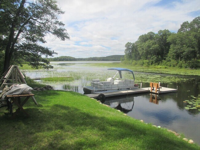 Foto del edificio - 16338 Birchwood Ln