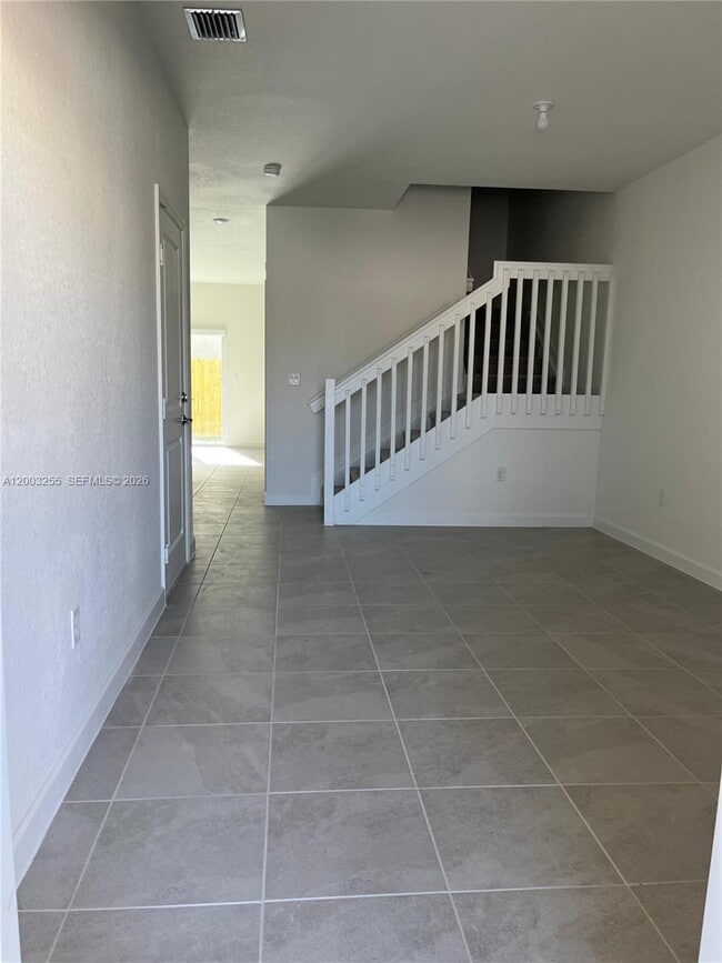 Foto del edificio - 2679 SE 25th Ter