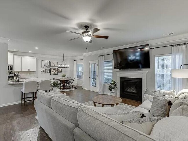 Building Photo - 7860 Gracen Dr