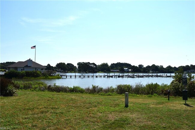 Foto del edificio - 219 Island Cove Ct