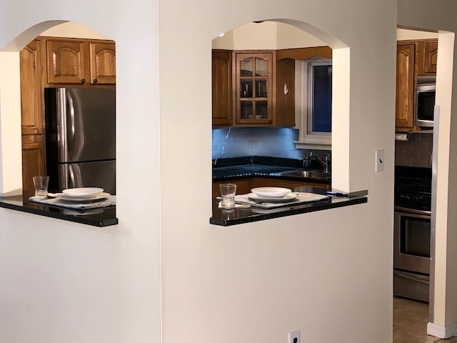 Eat in Nook in Kitchen - 24547 149th Ave