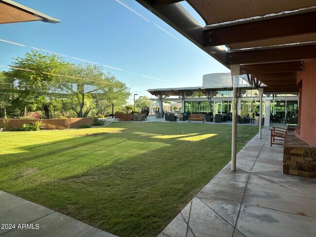 Foto del edificio - 3643 E Zachary Dr