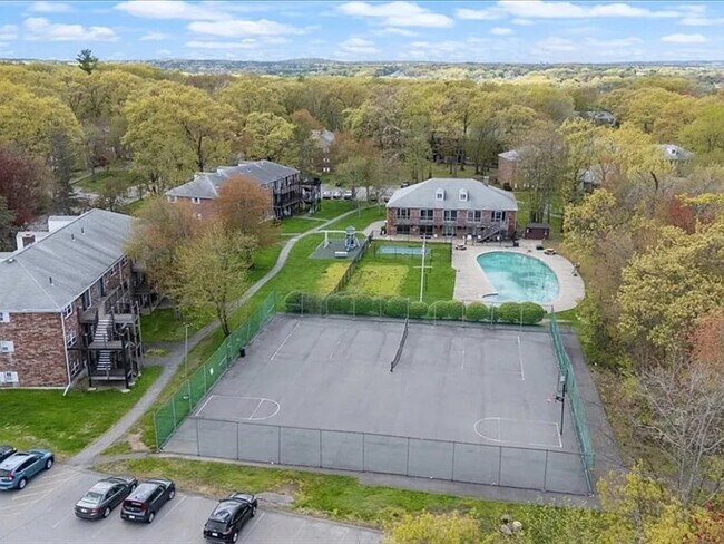Foto del edificio - 39 Farrwood Ave