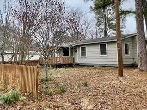 Building Photo - 309 E 12th St