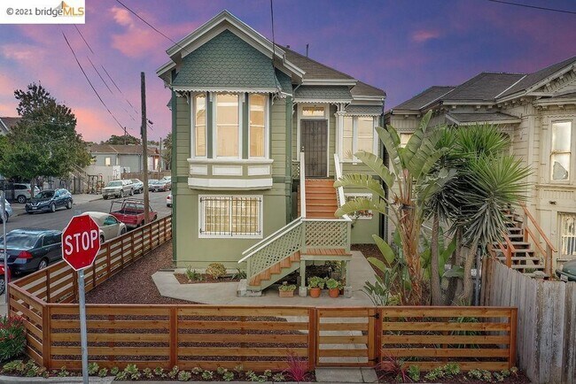 Frente - 888 Pine St