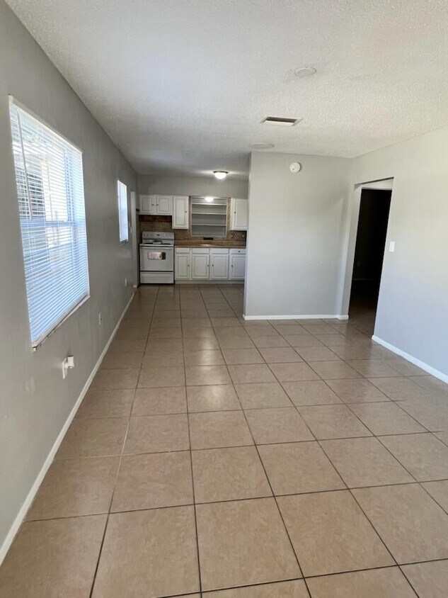 Foto del edificio - 5518 18th St W