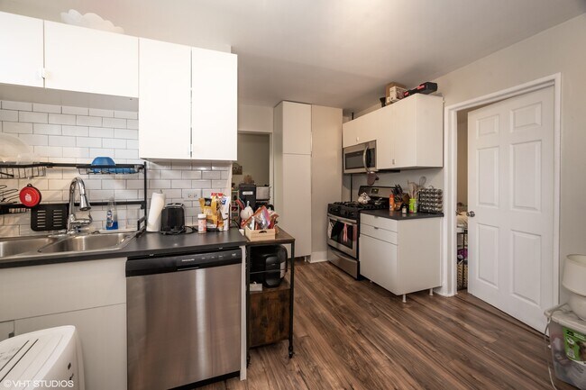 Foto del edificio - 3559 S Rockwell St