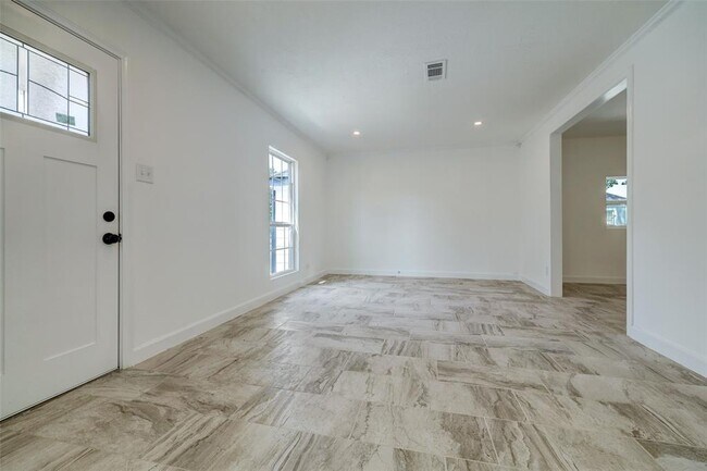 Foto del edificio - 4515 Willowbrook Blvd