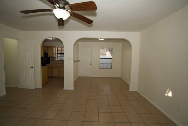 Foto del edificio - 746 Sonesta Dr