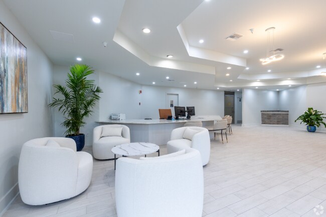 Foto del edificio - 5565 W Irlo Bronson Memorial Hwy