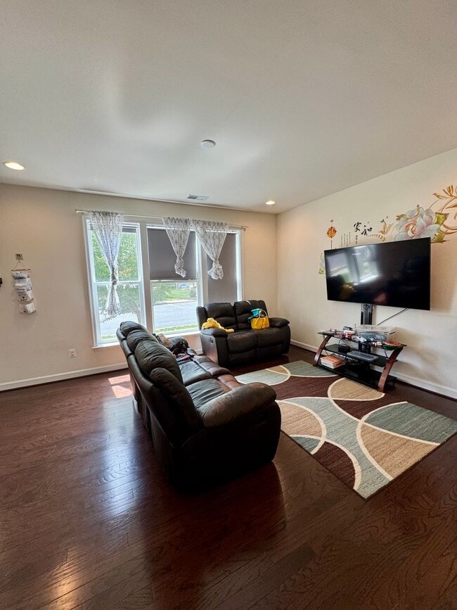 Building Photo - Townhouse for Rent in Preston Lake