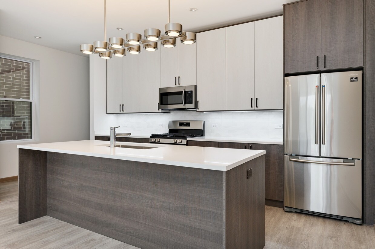 Kitchen - 4321 N Cicero Ave