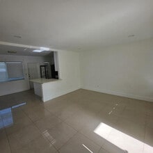 Building Photo - 181 NE 168th St