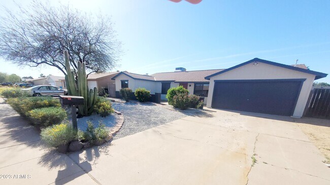 Foto del edificio - 3749 E Pershing Ave