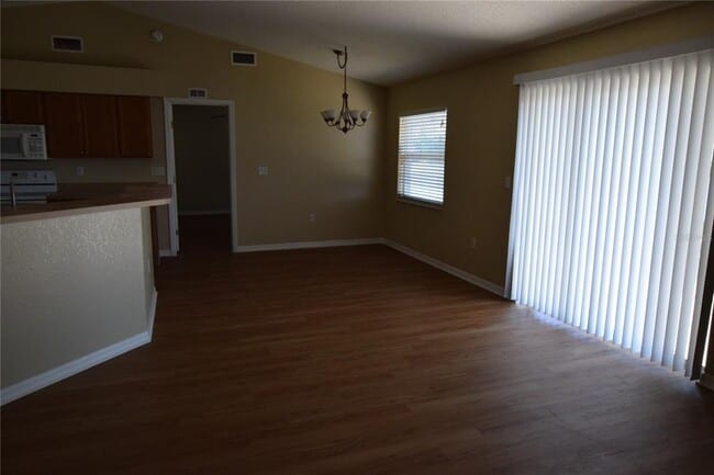 Building Photo - 206 Windridge St