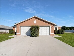 Building Photo - 111 SE 2nd Ave