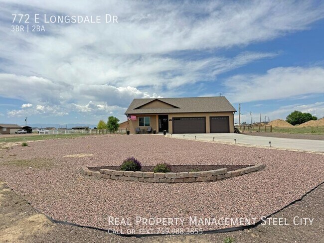 Building Photo - Elegant 3-Bed, 2-Bath Home located in Pueb...
