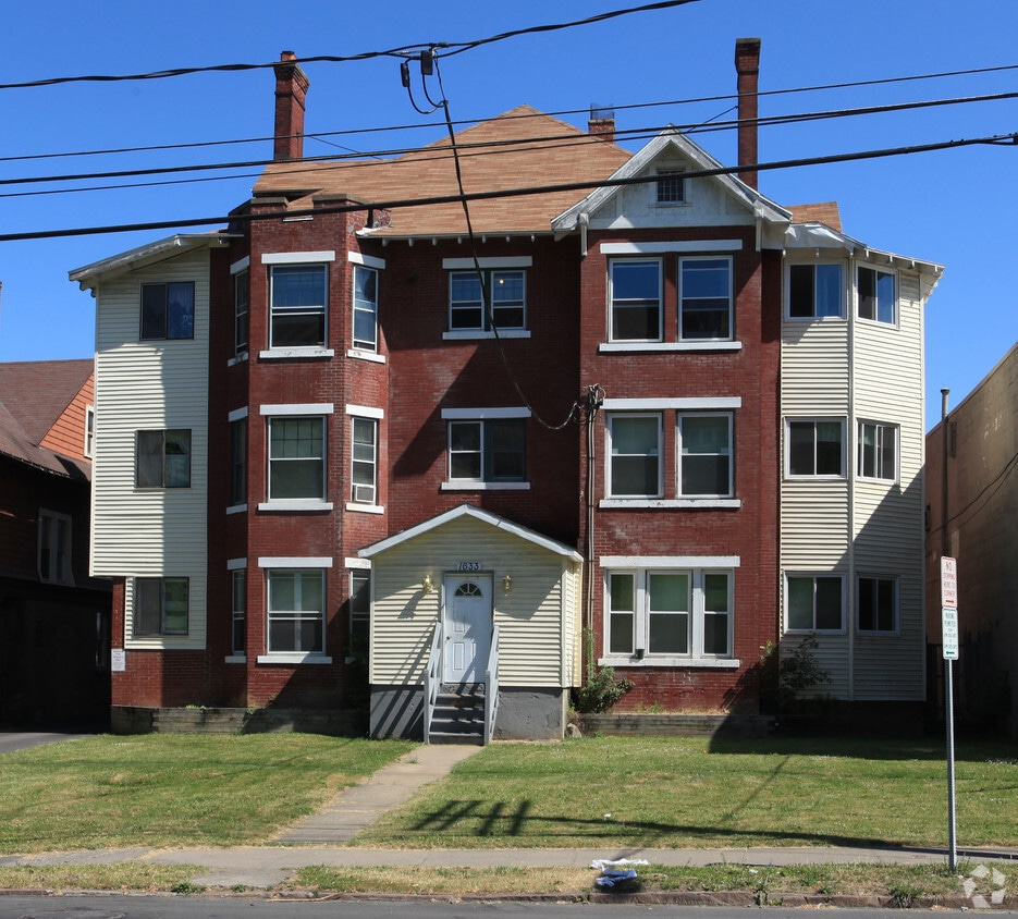 Building Photo - 1633 E Genesee St