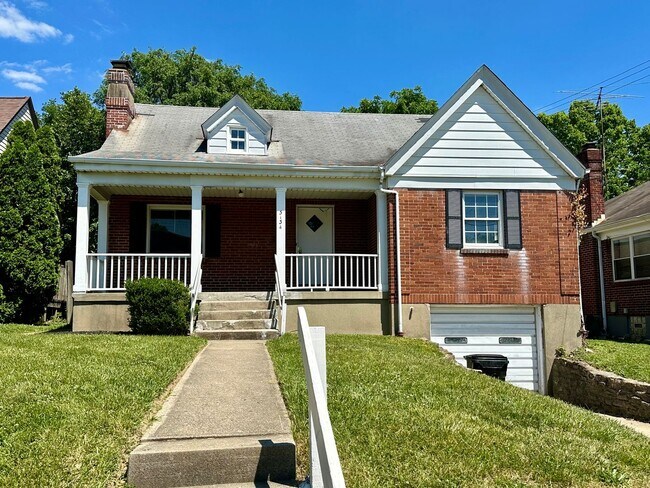 Building Photo - Westwood- Cozy 3 bedroom 1 bath